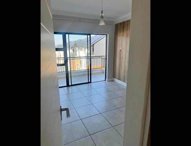 2 BEDROOM APARTMENT FOR SALE IN SILVER LAKES